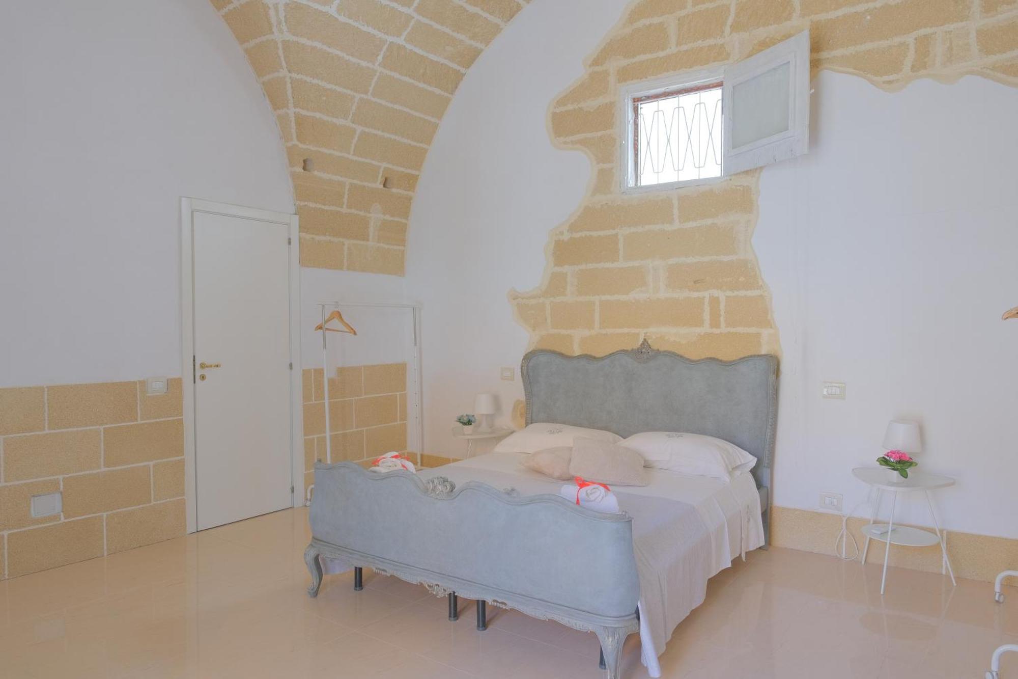 I Ricordi Di Anna Bed & Breakfast อเลซิโอ ภายนอก รูปภาพ