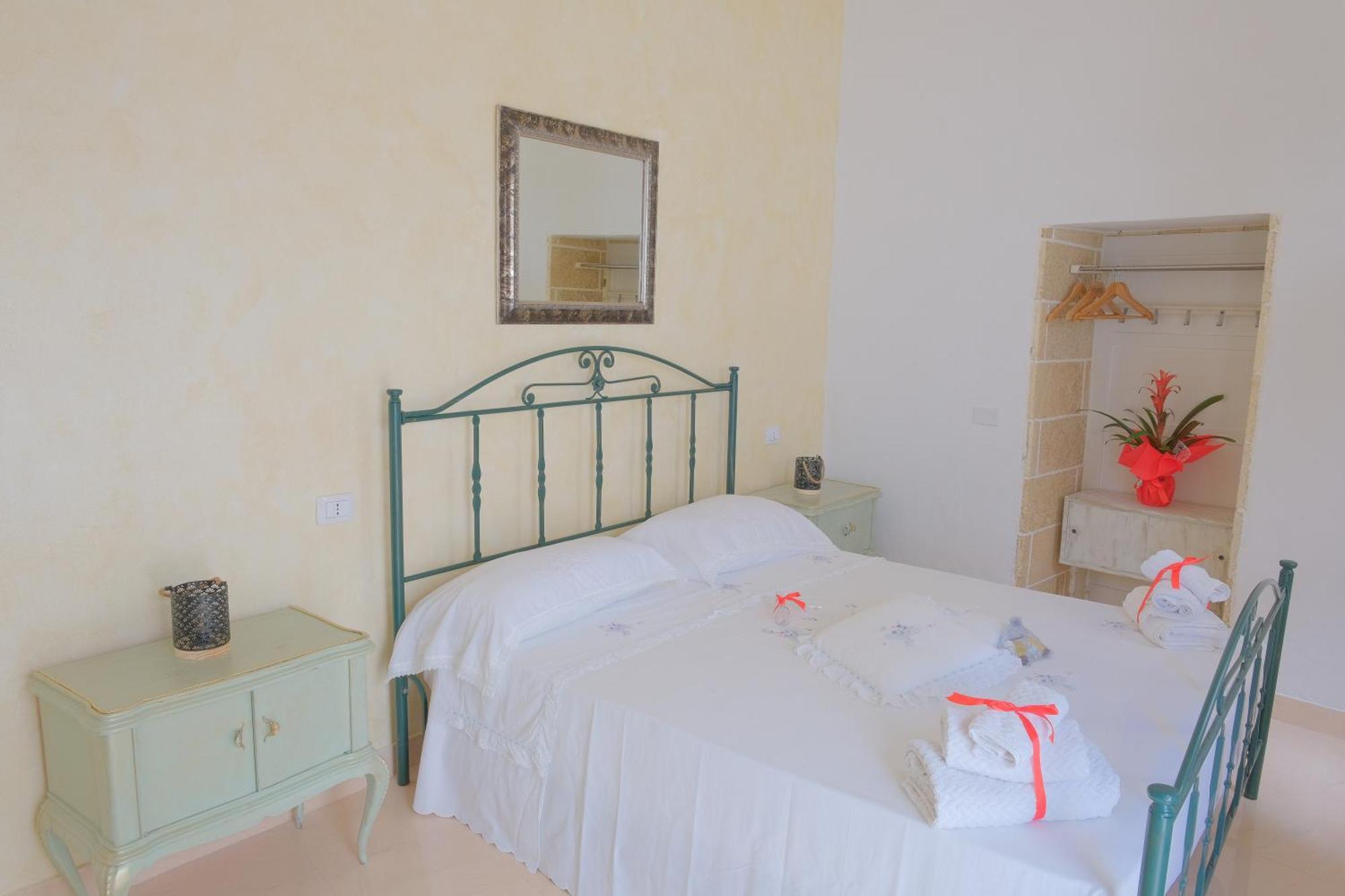 I Ricordi Di Anna Bed & Breakfast อเลซิโอ ภายนอก รูปภาพ